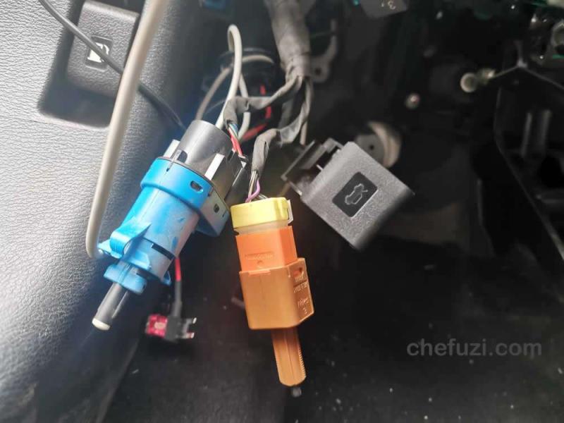 哈佛H2离合踏板回位开关